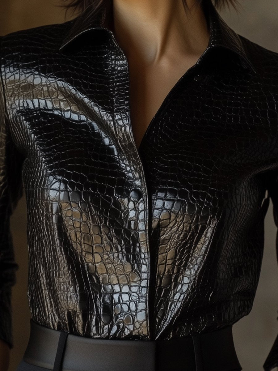 Chemise Noire Brillante En Cuir Crocodile Gaufré